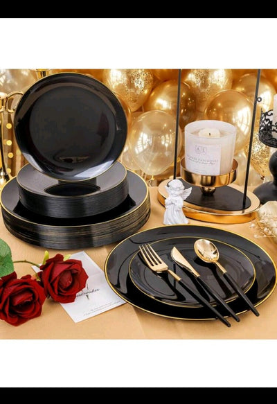 A Set Of 25 Black Gold Circle Cake Dessert Boards